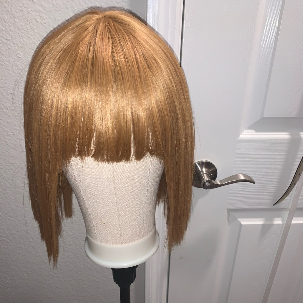Honey blonde synthetic wig